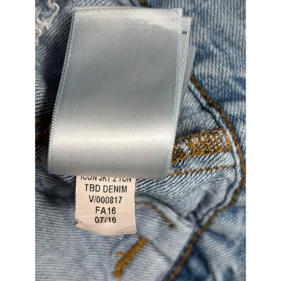 Gap 1969 Denim Jacket Womens Small Light Wash Cropped Raw Hem Rose Embroidered - Picture 5 of 7